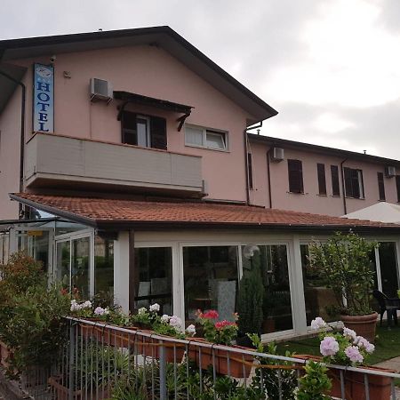 Hotel Patrizia مارينا دي ماسا المظهر الخارجي الصورة