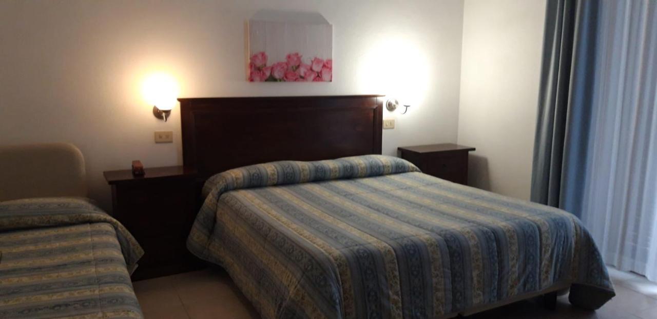 Hotel Patrizia مارينا دي ماسا المظهر الخارجي الصورة