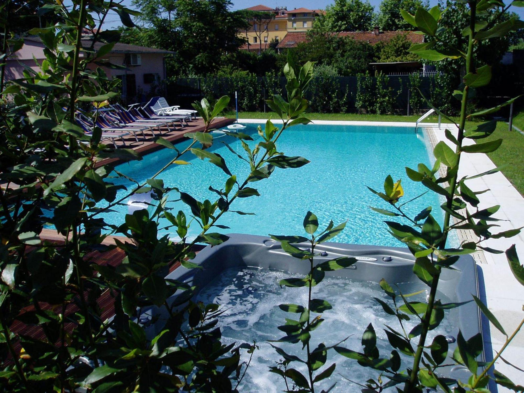 Hotel Patrizia مارينا دي ماسا المظهر الخارجي الصورة