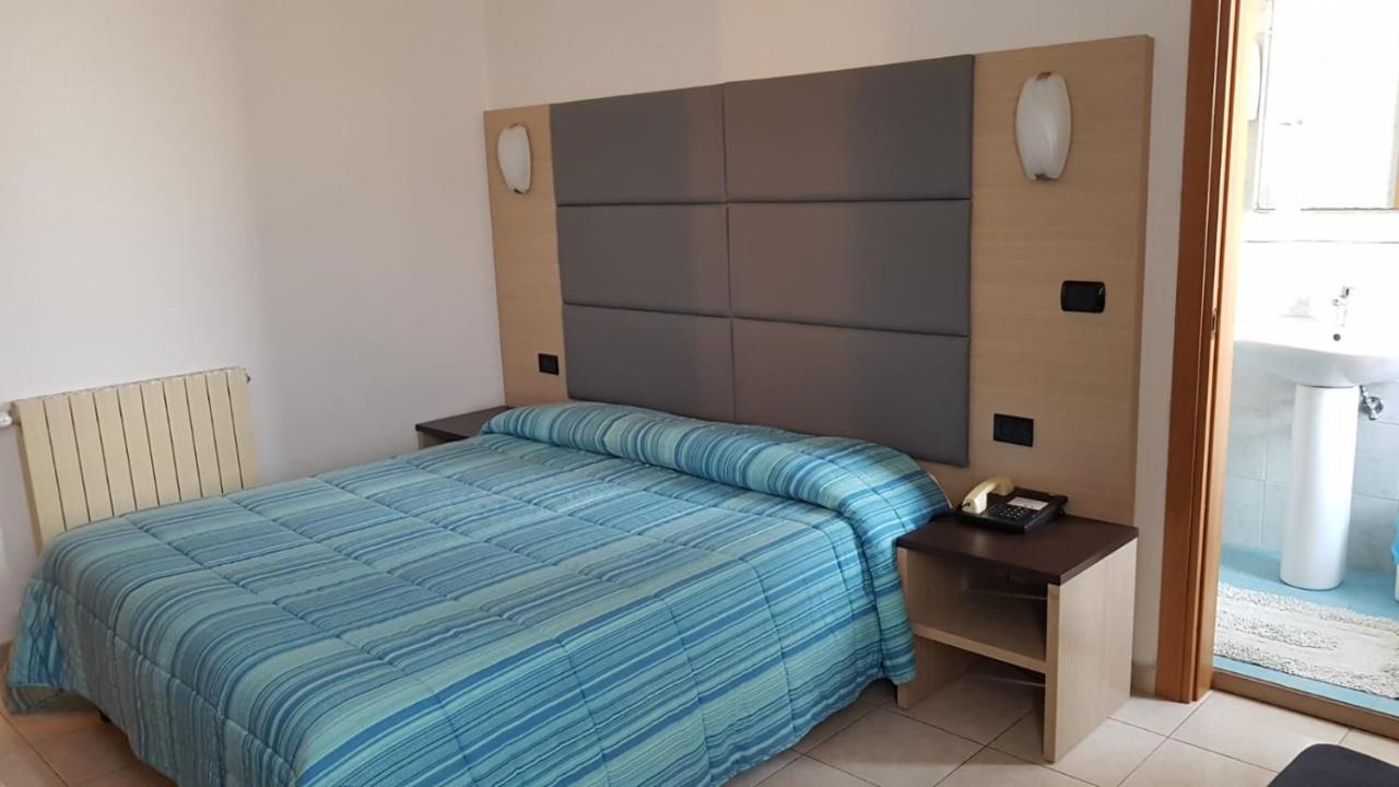 Hotel Patrizia مارينا دي ماسا المظهر الخارجي الصورة